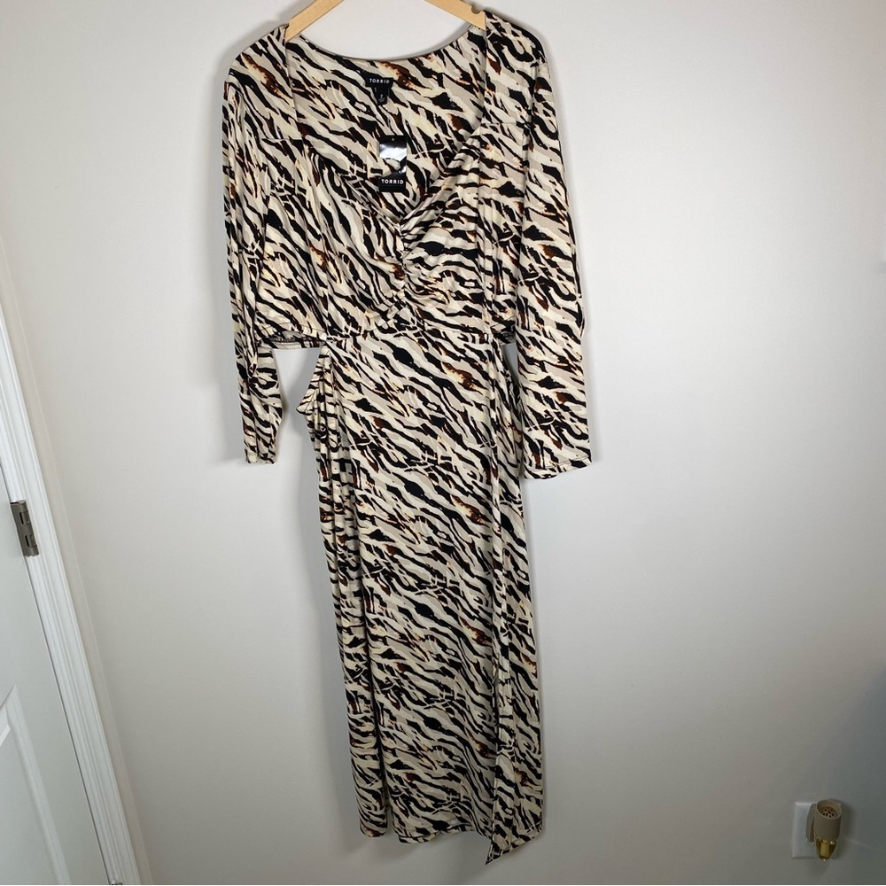 Torrid Zebra Animal Print Stretchy Cut Out Long Sleeve Maxi Dress 2 2X 18/20 NWT